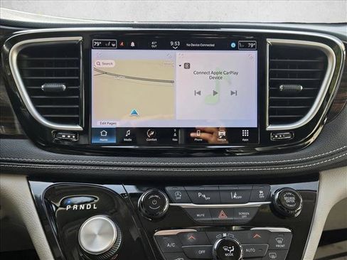 Used 2021 Chrysler Pacifica Limited AWD/4WD image 22