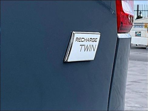 Used 2023 Volvo XC40 Recharge Plus image 11