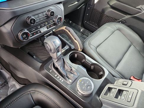 New 2025 Ford Bronco Badlands image 20
