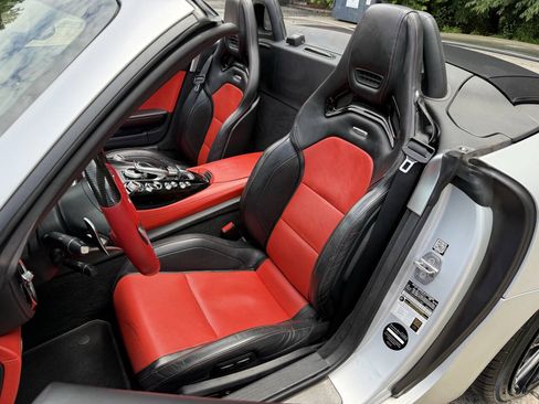 Used 2018 Mercedes-Benz AMG GT C image 6