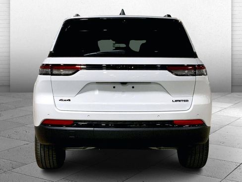 New 2025 Jeep Grand Cherokee Limited w/ Luxury Tech Group II image 4