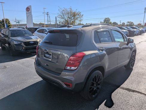 Used 2022 Chevrolet Trax LT w/ Sport Edition image 10