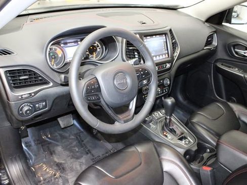 Used 2022 Jeep Cherokee Trailhawk image 22