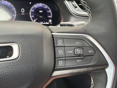 Used 2024 Jeep Grand Cherokee L Limited w/ Luxury Tech Group II AWD/4WD image 20
