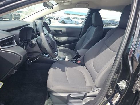 Used 2022 Toyota Corolla LE image 6