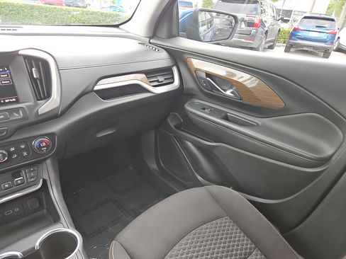 Used 2020 GMC Terrain SLE w/ Driver Convenience Package image 16