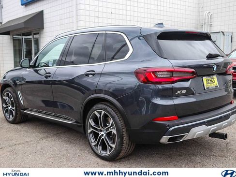 Used 2021 BMW X5 sDrive40i w/ Executive Package 3 RWD image 2