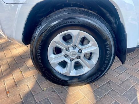 Used 2018 Toyota 4Runner SR5 image 10