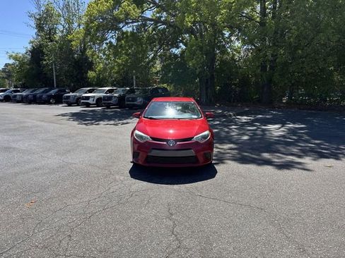 Used 2015 Toyota Corolla LE image 2