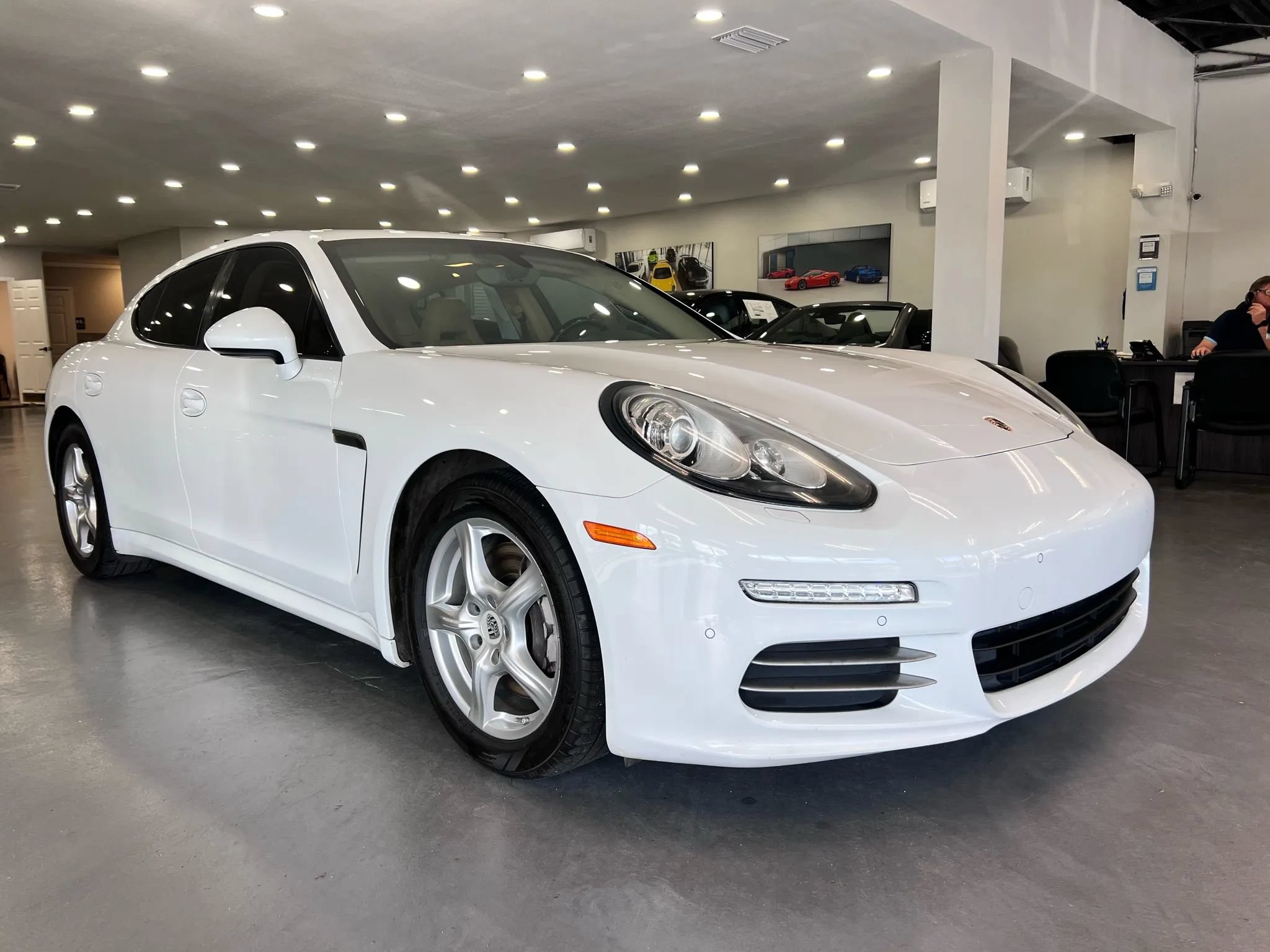 Used 2015 Porsche Panamera 4 AWD/4WD image 1