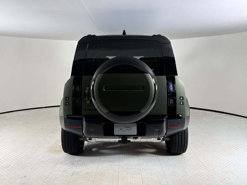 New 2026 Land Rover Defender 110 S AWD/4WD image 4