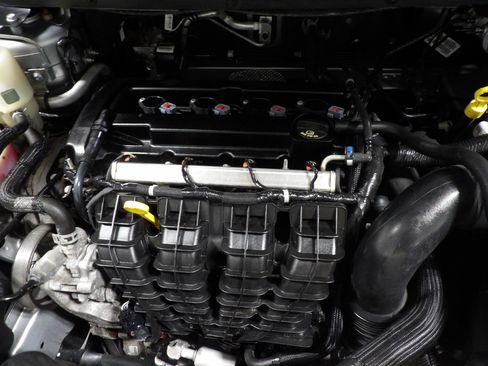 Used 2020 Dodge Journey SE FWD image 21