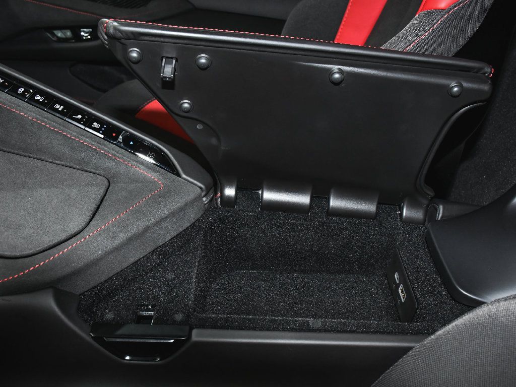 Used 2024 Chevrolet Corvette Stingray Premium Conv w/ Z51 Performance Package RWD image 48