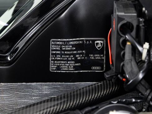 Used 2020 Lamborghini Aventador SVJ image 72