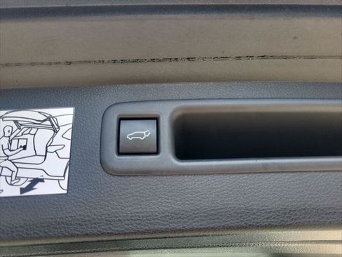 Certified 2024 Toyota Highlander XLE FWD image 43