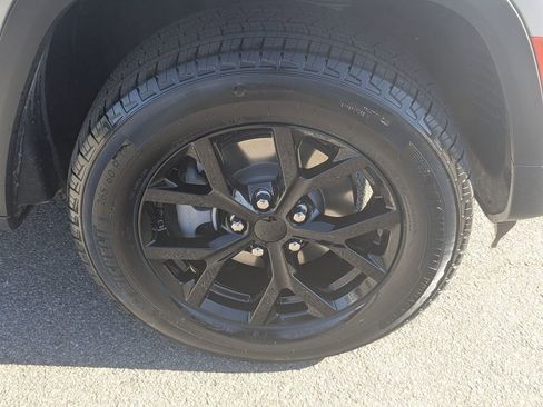 New 2026 Jeep Grand Cherokee Altitude AWD/4WD image 14