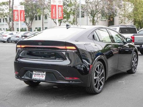 New 2026 Toyota Prius Plug-In Hybrid FWD image 7