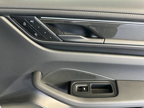New 2026 Porsche Macan Turbo Electric AWD/4WD image 20