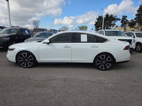 Used 2023 Honda Accord Touring image 8