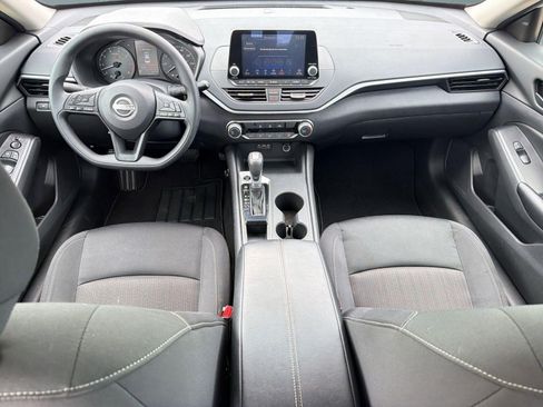 Used 2025 Nissan Altima 2.5 S FWD image 16