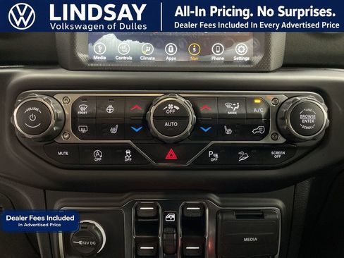 Used 2021 Jeep Wrangler Unlimited Sahara AWD/4WD image 20