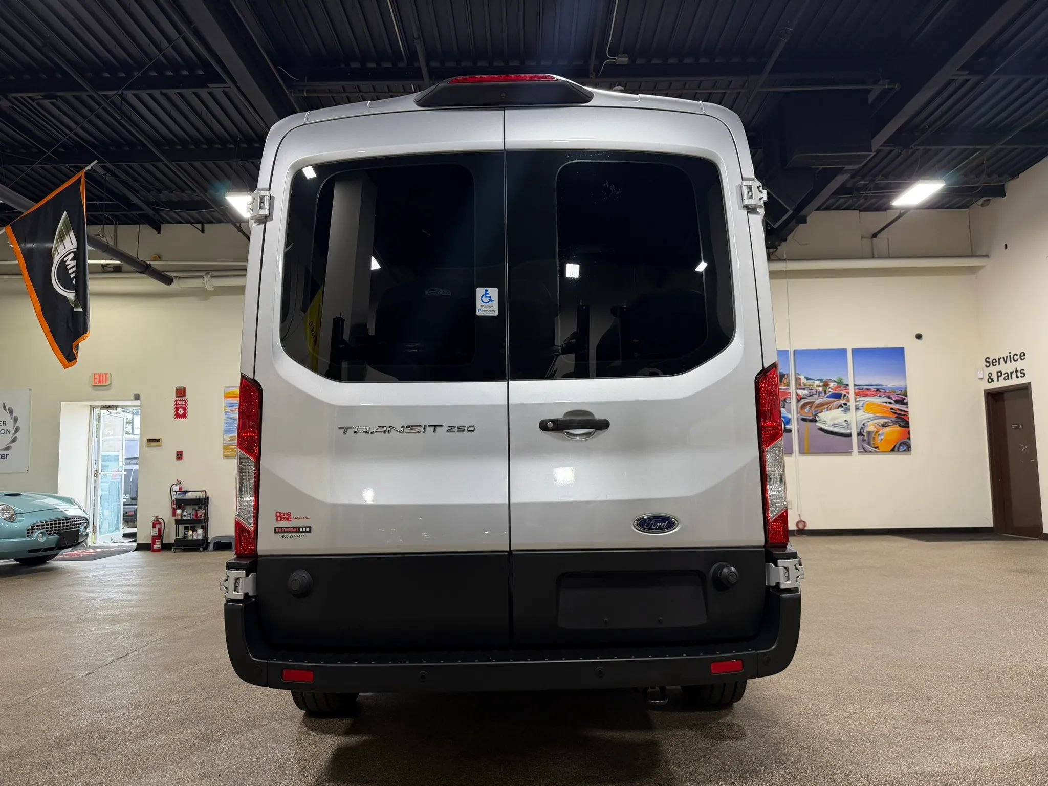 Used 2019 Ford Transit 250 148 Medium Roof RWD image 7