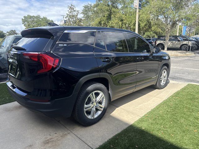 Used 2020 GMC Terrain SLE FWD image 2