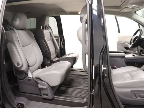 Used 2021 Toyota Sienna XLE FWD image 35