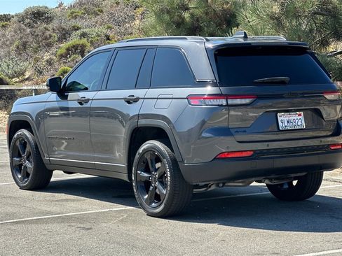 Used 2024 Jeep Grand Cherokee Altitude image 6