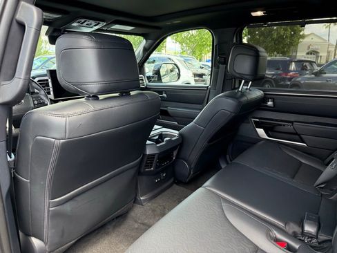 Used 2025 Toyota Sequoia Limited w/ Tow Technology Package AWD/4WD image 27