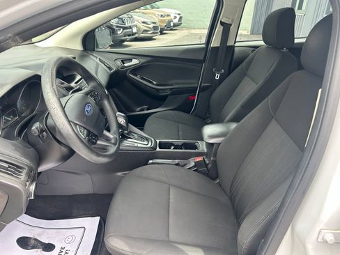 Used 2017 Ford Focus SE FWD image 12