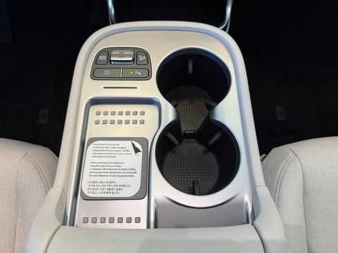 New 2026 Hyundai Ioniq 9 SE AWD/4WD image 18