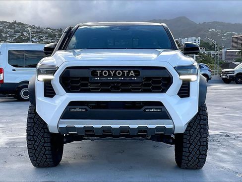 Used 2024 Toyota Tacoma 4x4 Double Cab Hybrid image 6