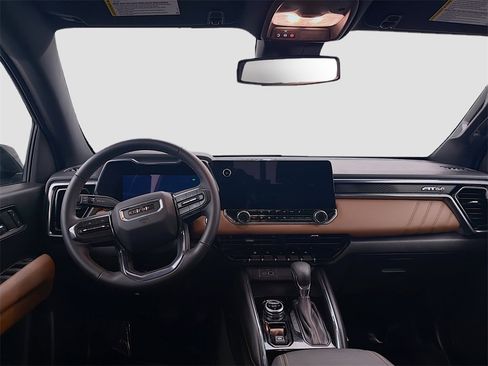 Used 2024 GMC Canyon AT4 image 22