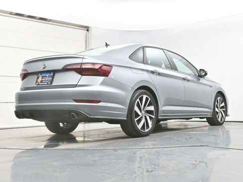 Used 2019 Volkswagen Jetta GLI image 32