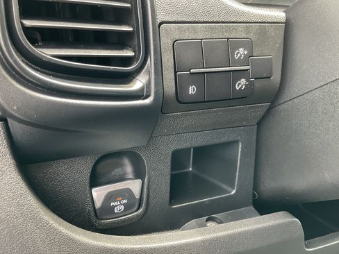 Used 2025 RAM ProMaster 2500 w/ Convenience Group FWD image 24