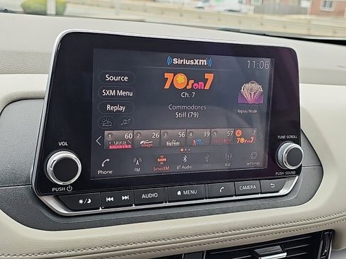 Used 2021 Nissan Rogue SV image 17