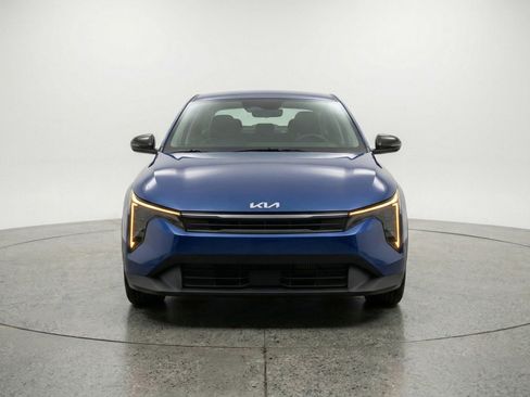 Used 2025 Kia K4 FWD image 2