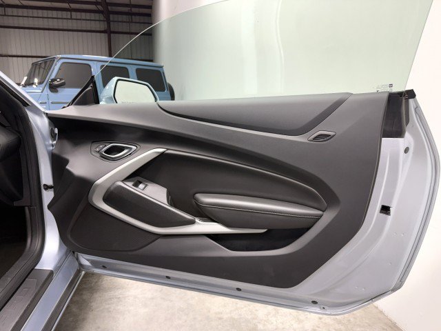 Used 2017 Chevrolet Camaro SS RWD image 35
