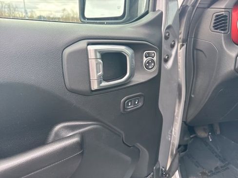 Used 2018 Jeep Wrangler Unlimited Rubicon w/ Steel Bumper Group AWD/4WD image 17