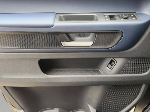 New 2025 Volkswagen ID. Buzz Pro S image 15