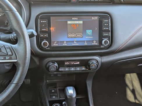 Used 2021 Nissan Kicks SR w/ Interior Electronics Package FWD image 12