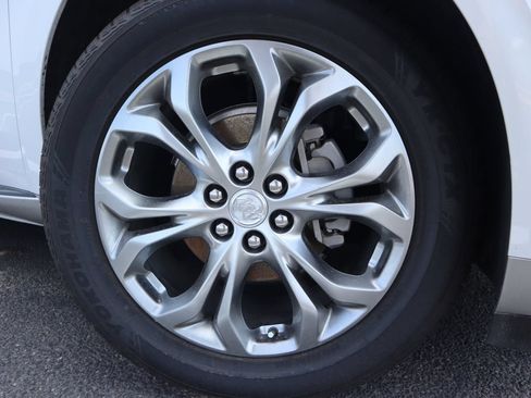 Used 2018 Buick Enclave Avenir w/ Avenir Technology Package FWD image 16