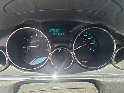 Used 2017 Buick Enclave Premium w/ Experience Buick Package FWD image 3
