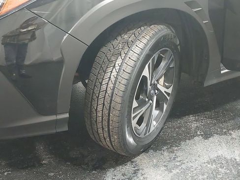 Used 2024 Subaru Crosstrek 2.0i Premium image 32