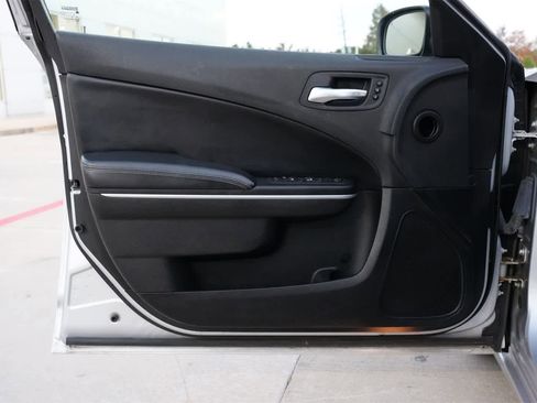 Used 2022 Dodge Charger SXT w/ Leather Interior Group image 18