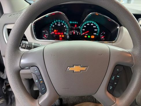 Used 2017 Chevrolet Traverse LS FWD image 7