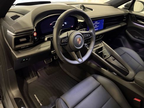 New 2026 Porsche Macan 4S Electric image 4