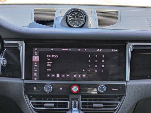 Used 2024 Porsche Macan image 14