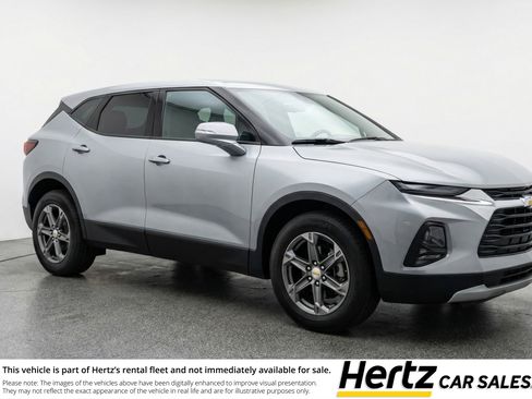 Used 2025 Chevrolet Blazer LT image 1